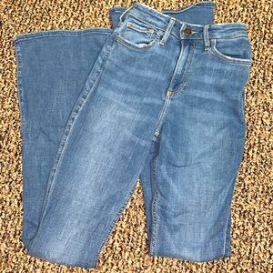 Curvy High-Rise Flare!    W-23   L-33